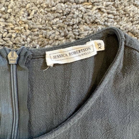 Green Short Sleeve Romper - Picture 4 of 6